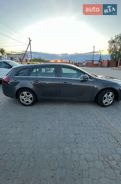 Универсал Opel Insignia 2016 в 
