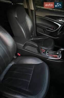 Седан Opel Insignia 2010 в 