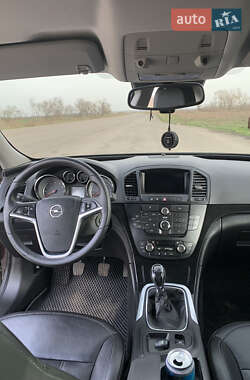 Седан Opel Insignia 2012 в 