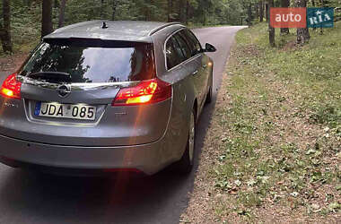 Универсал Opel Insignia 2010 в 