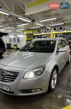 Універсал Opel Insignia 2010 в Чернівцях