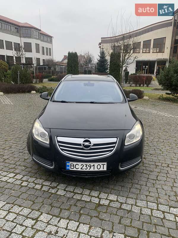 Універсал Opel Insignia 2010 в Стрию
