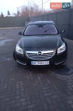 Універсал Opel Insignia 2010 в Сарнах