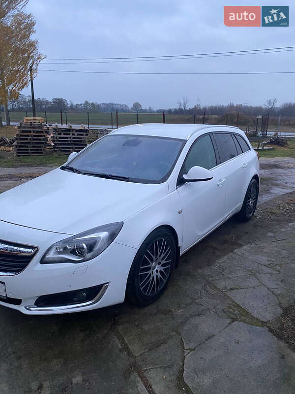 Універсал Opel Insignia 2015 в Івано-Франківську
