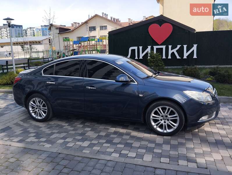 Седан Opel Insignia 2009 в Івано-Франківську