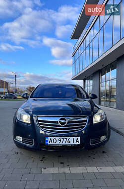 Седан Opel Insignia 2009 в Ужгороді