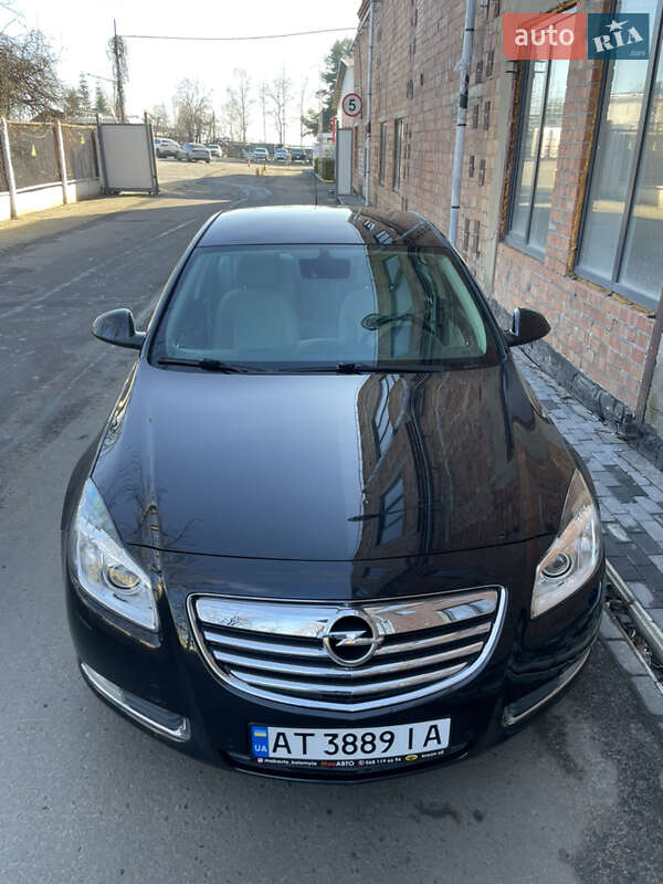 Седан Opel Insignia 2010 в Черновцах