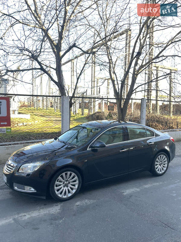 Седан Opel Insignia 2010 в Черновцах