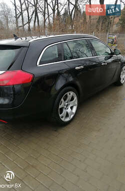Универсал Opel Insignia 2010 в 