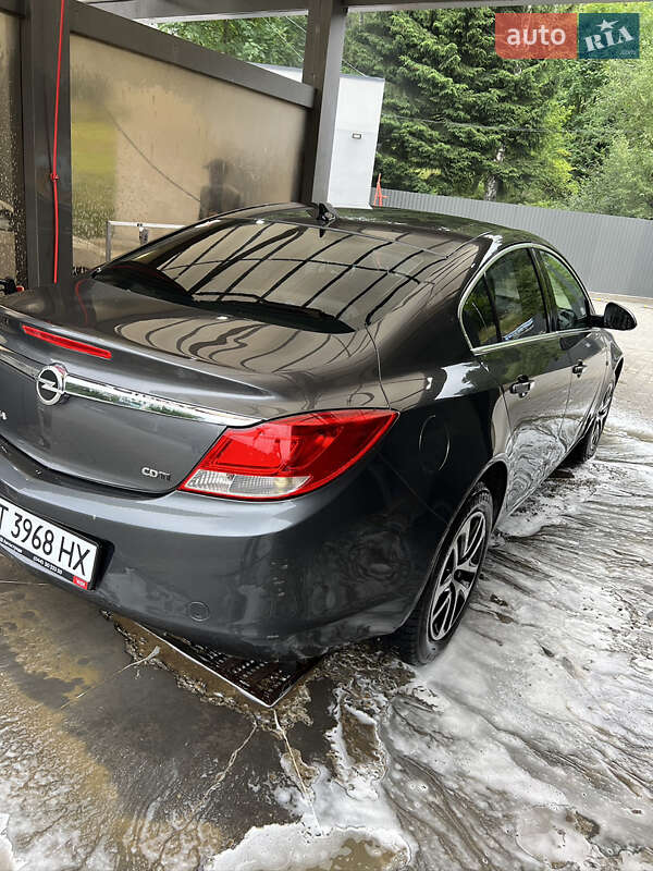 Седан Opel Insignia 2008 в Яремче
