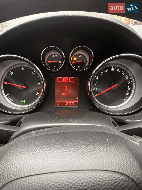 Седан Opel Insignia 2008 в Яремче