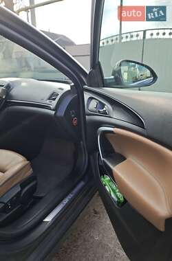 Универсал Opel Insignia 2014 в 