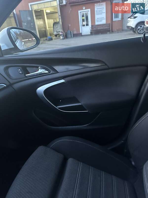 Универсал Opel Insignia 2014 в Черновцах