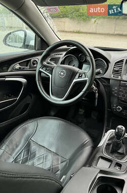 Седан Opel Insignia 2010 в Борщеві