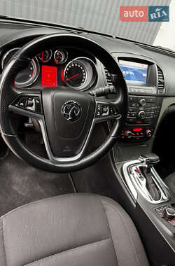 Универсал Opel Insignia 2010 в 