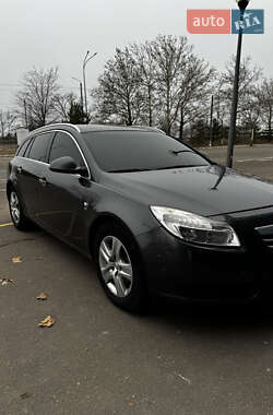 Универсал Opel Insignia 2010 в 