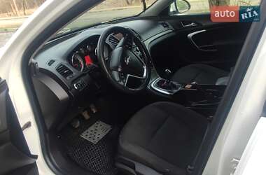 Универсал Opel Insignia 2010 в 