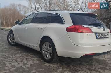 Универсал Opel Insignia 2010 в 