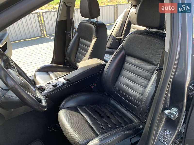 Седан Opel Insignia 2012 в Мукачево