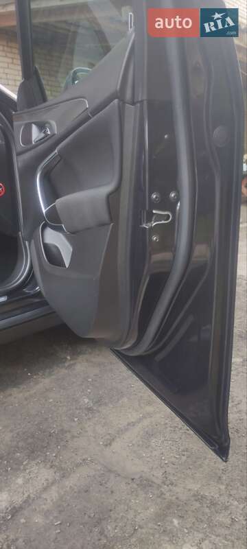 Универсал Opel Insignia 2011 в Тростянце