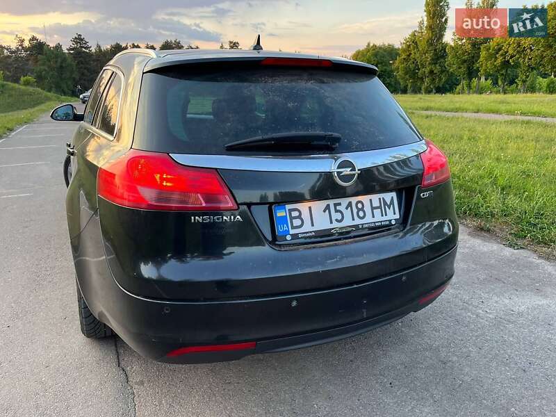 Универсал Opel Insignia 2011 в Тростянце