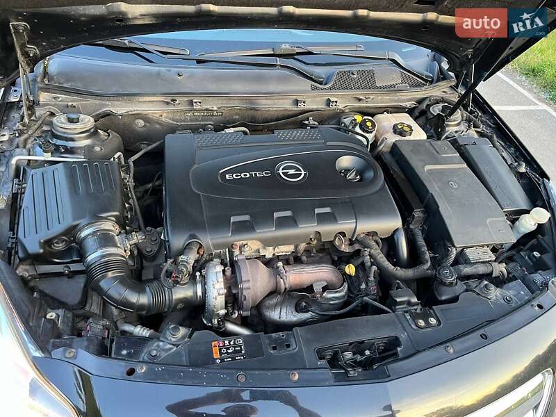 Универсал Opel Insignia 2011 в Тростянце