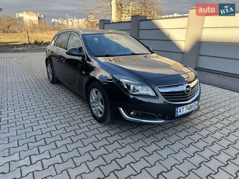 Универсал Opel Insignia 2016 в 