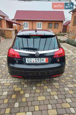 Универсал Opel Insignia 2011 в 