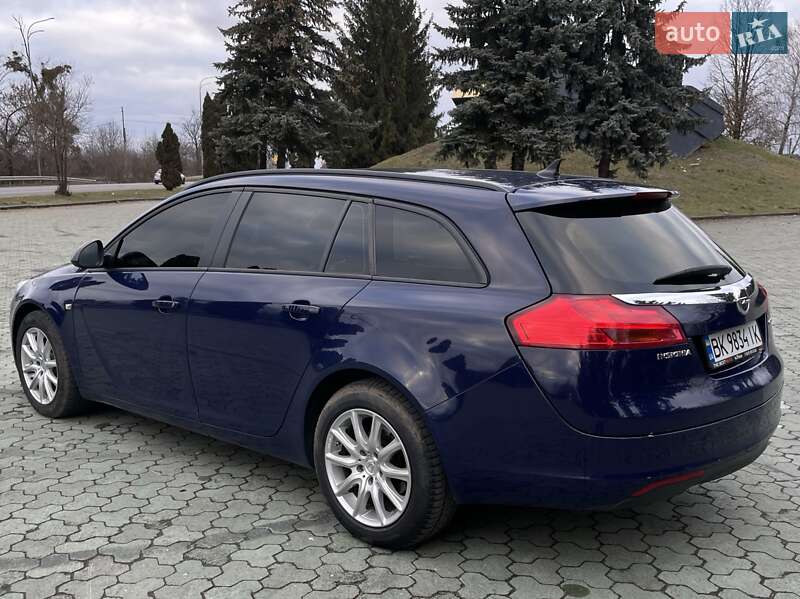 Универсал Opel Insignia 2013 в Дубно