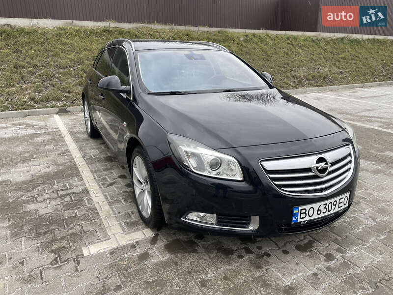 Універсал Opel Insignia 2013 в Тернополі