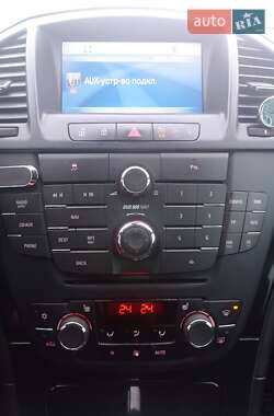 Седан Opel Insignia 2011 в 