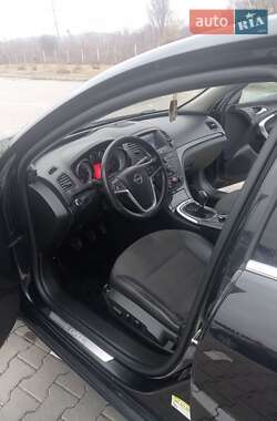 Седан Opel Insignia 2011 в 