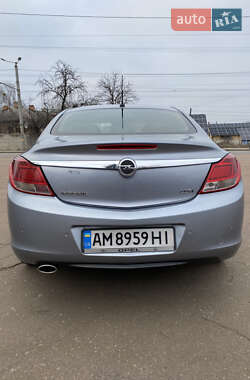 Седан Opel Insignia 2009 в 