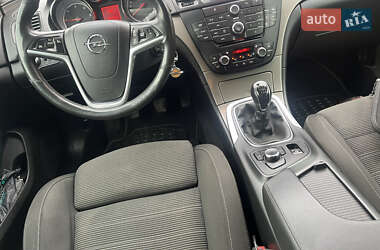 Универсал Opel Insignia 2013 в 
