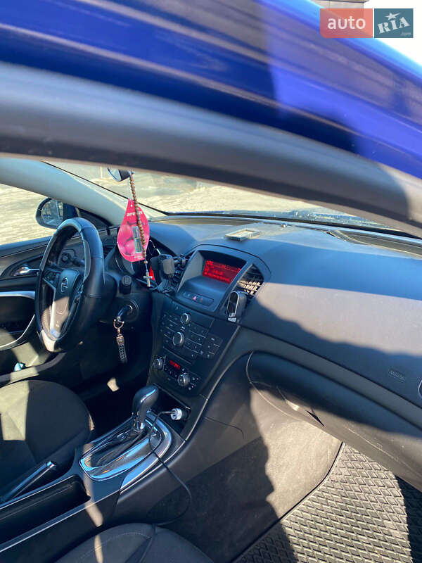 Универсал Opel Insignia 2010 в Перегинском