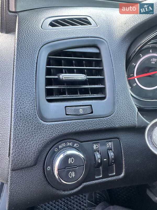 Универсал Opel Insignia 2016 в Хусте