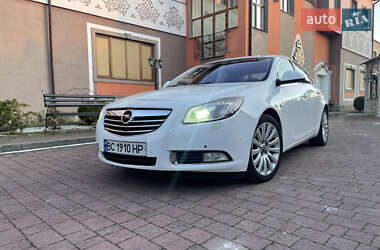 Седан Opel Insignia 2010 в Стрию