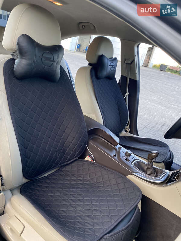 Лифтбек Opel Insignia 2010 в Рава-Русской фото 6 Лифтбек Opel Insignia 2010 в Рава-Русской
