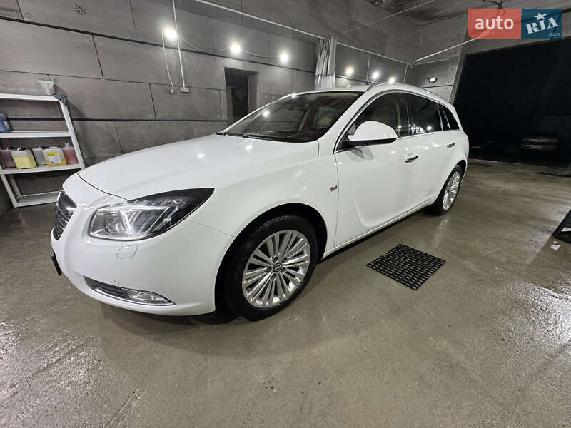 Универсал Opel Insignia 2012 в Киеве