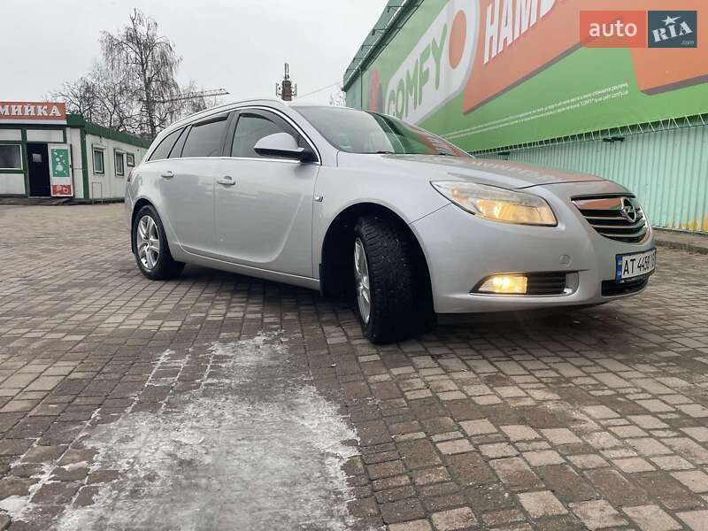 Універсал Opel Insignia 2011 в Івано-Франківську