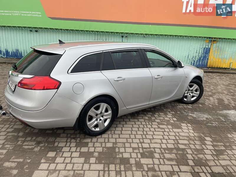 Універсал Opel Insignia 2011 в Івано-Франківську