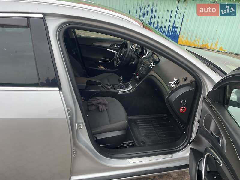 Універсал Opel Insignia 2011 в Івано-Франківську