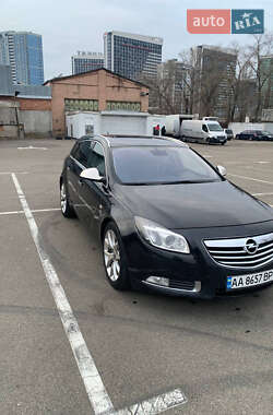 Универсал Opel Insignia 2010 в 