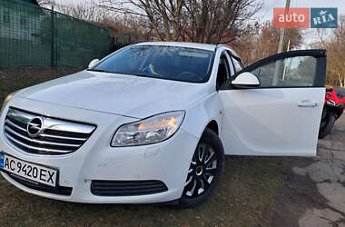 Универсал Opel Insignia 2010 в Гельмязове