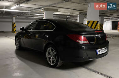 Седан Opel Insignia 2011 в 