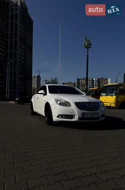 Седан Opel Insignia 2011 в Киеве