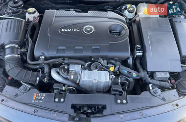 Ліфтбек Opel Insignia 2012 в 