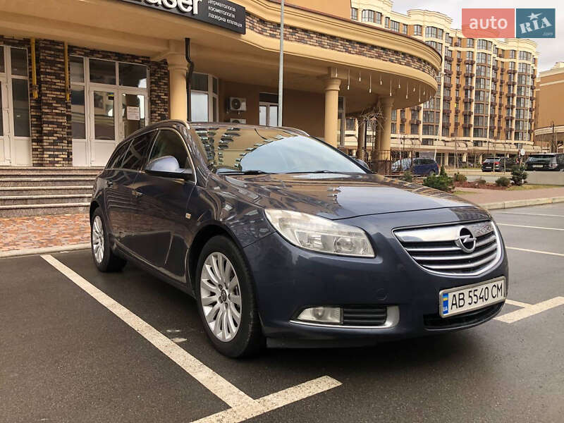 Універсал Opel Insignia 2010 в Києві