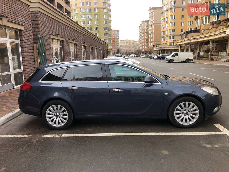 Універсал Opel Insignia 2010 в Києві