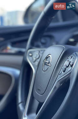Универсал Opel Insignia 2015 в 